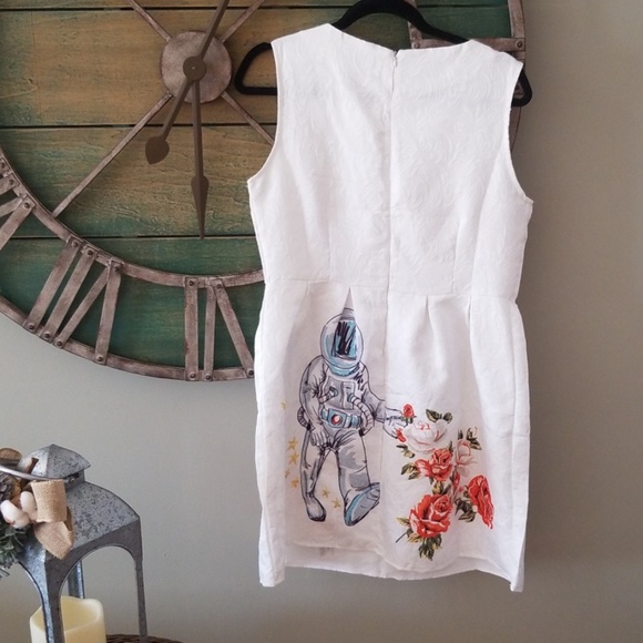 Dress - Picture 2 of 5